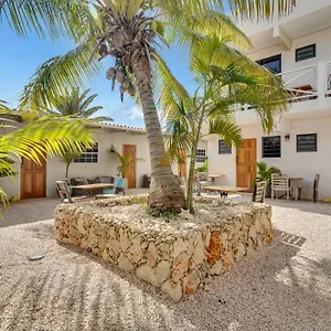 The Hut Bonaire Kralendijk